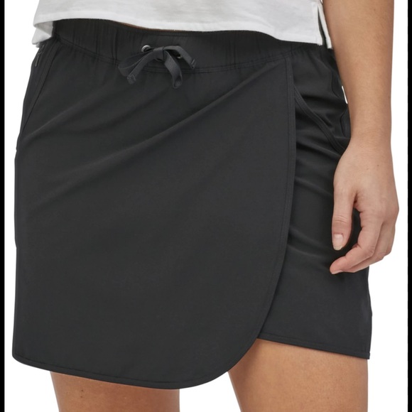 Patagonia Dresses & Skirts - Patagonia fleetwith skort black